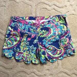 Lilly Pulitzer scalloped edge shorts